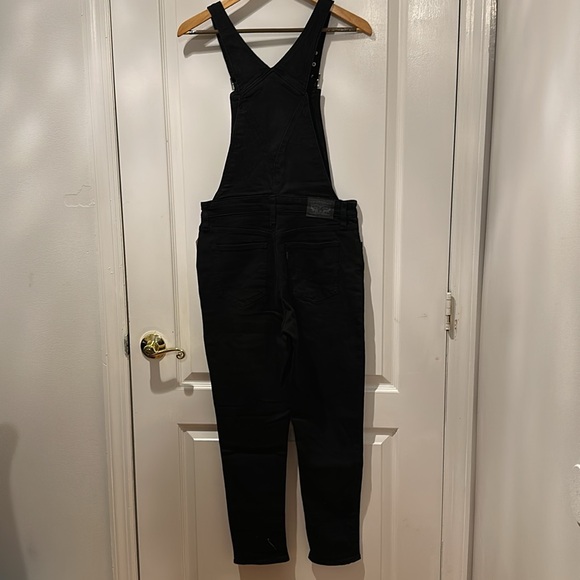 Levi’s - Picture 3 of 4